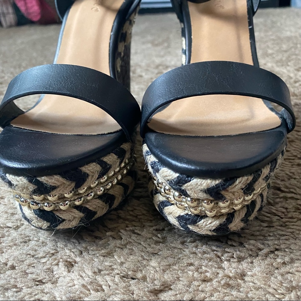 Gorgeous Wedges by Bamboo Size 8 NWOT - Picture 3 of 6